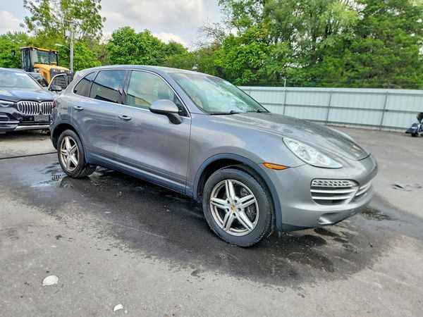 2014 PORSCHE CAYENNE
