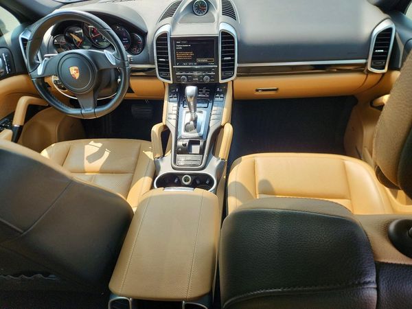 2014 PORSCHE CAYENNE