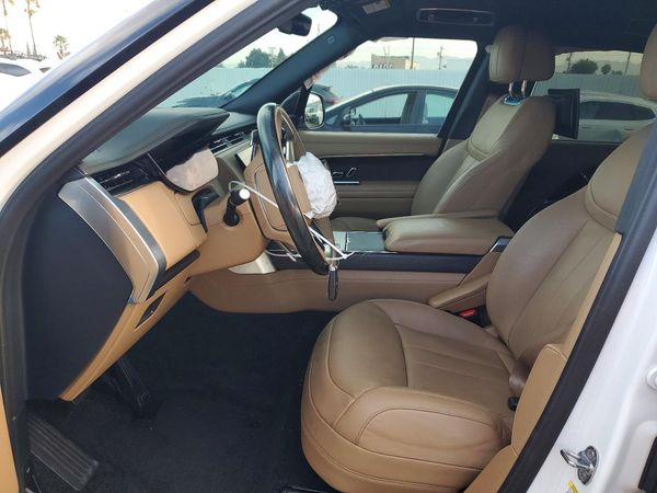 2024 LAND ROVER RANGEROVER SE — DENT
