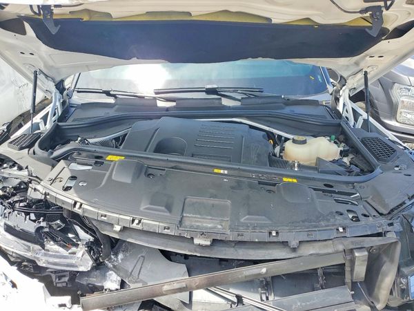 2024 LAND ROVER RANGEROVER SE — Engine bay