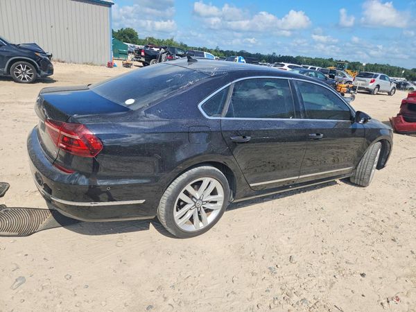 2017 VOLKSWAGEN PASSAT