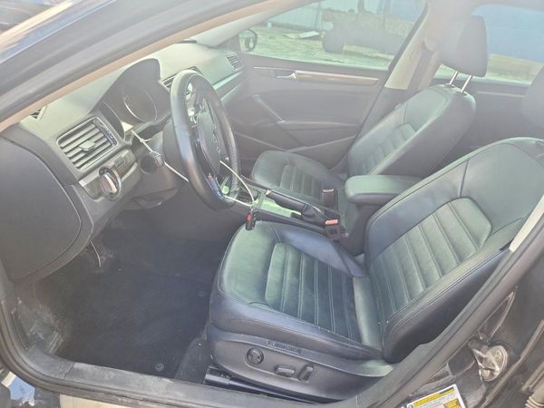 2017 VOLKSWAGEN PASSAT