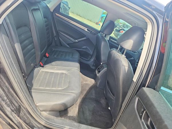 2017 VOLKSWAGEN PASSAT