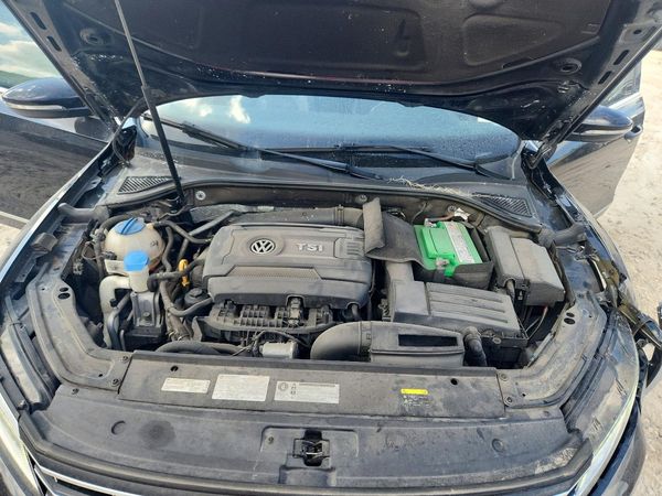 2017 VOLKSWAGEN PASSAT