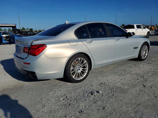 2013 BMW 740