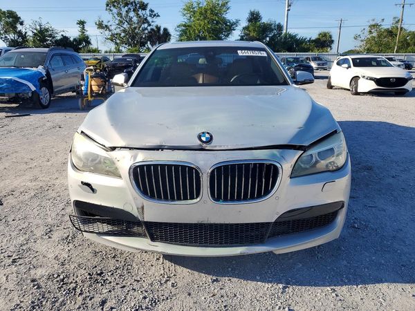 2013 BMW 740