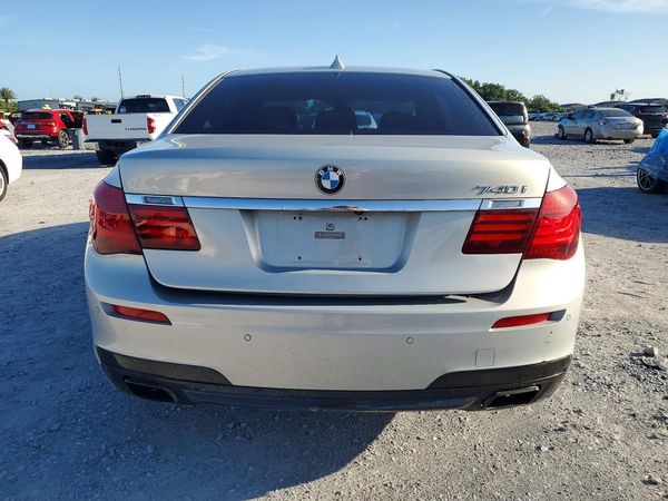 2013 BMW 740