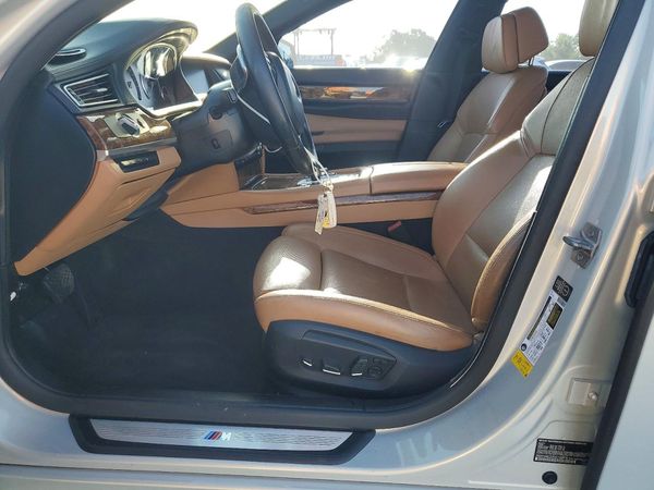 2013 BMW 740