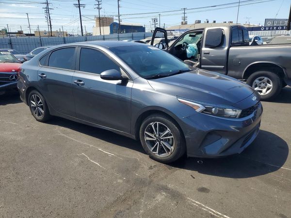 2022 KIA FORTE FE, LXS