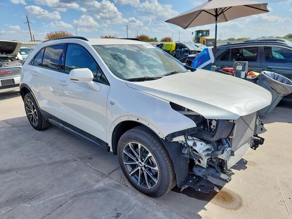 2025 CADILLAC XT4 Sport