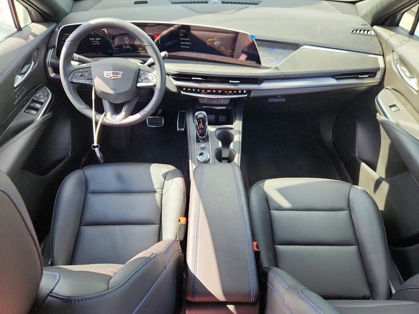 2025 CADILLAC XT4 Sport