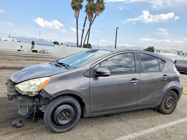 2013 TOYOTA PRIUS C TH