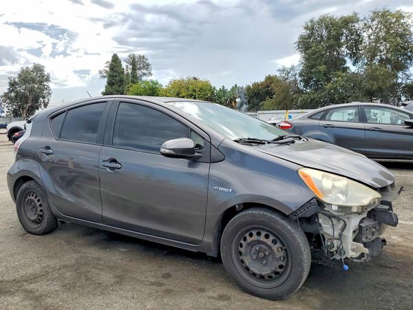 2013 TOYOTA PRIUS C TH