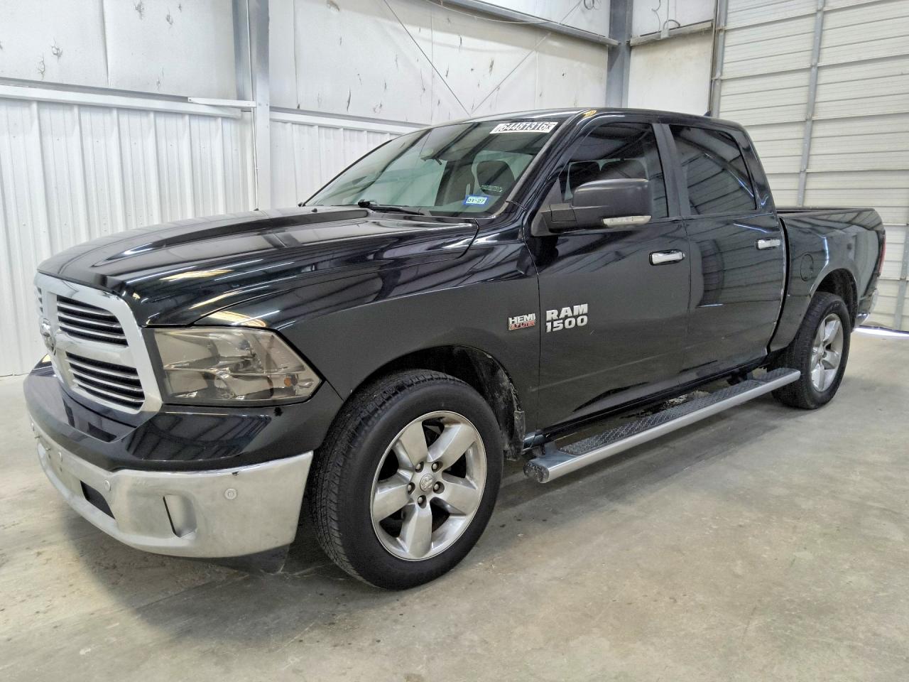 2016 RAM 1500 SLT