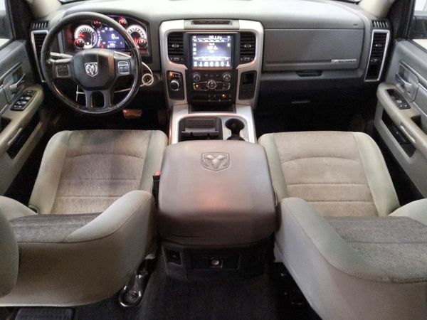 2016 RAM 1500 SLT