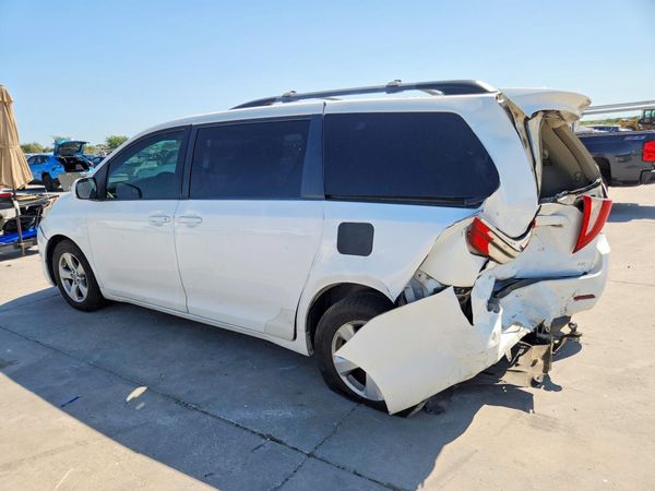2015 TOYOTA SIENNA