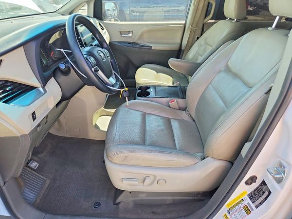 2015 TOYOTA SIENNA