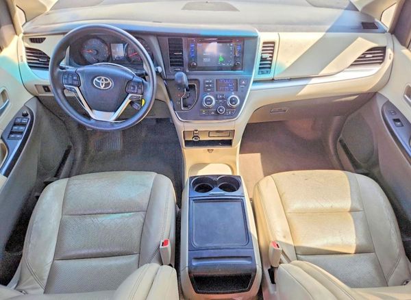 2015 TOYOTA SIENNA