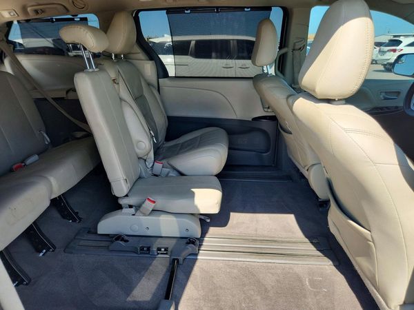 2015 TOYOTA SIENNA