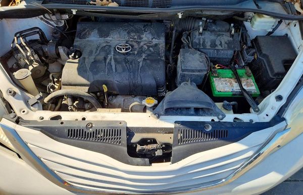 2015 TOYOTA SIENNA
