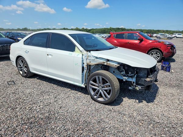 2018 VOLKSWAGEN PASSAT