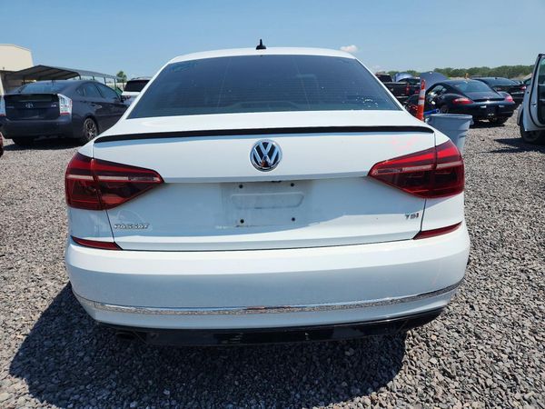 2018 VOLKSWAGEN PASSAT