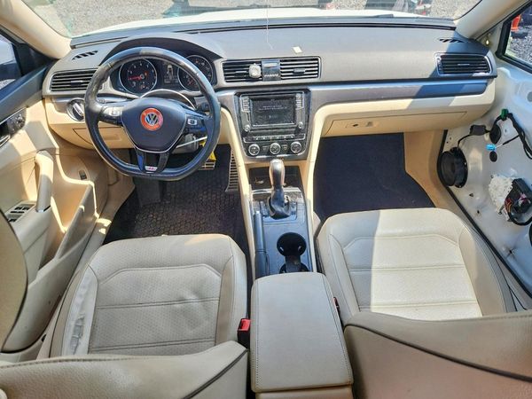 2018 VOLKSWAGEN PASSAT