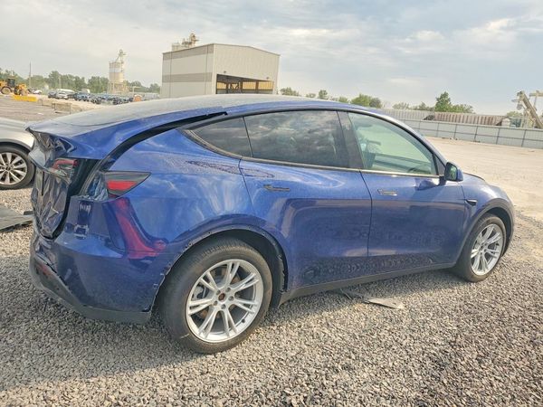 2024 TESLA MODEL Y