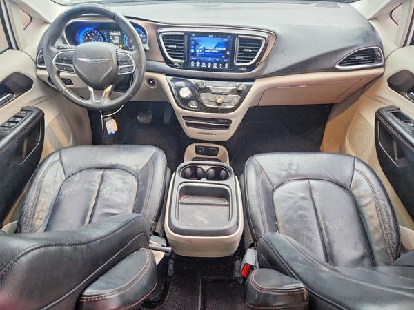 2017 CHRYSLER PACIFICA Touring L