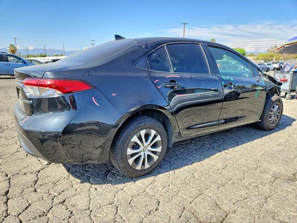 2022 TOYOTA COROLLA LE