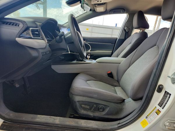2022 TOYOTA CAMRY LE — DENT