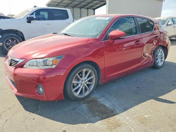 2013 LEXUS CT — DSFA — Front 3/4