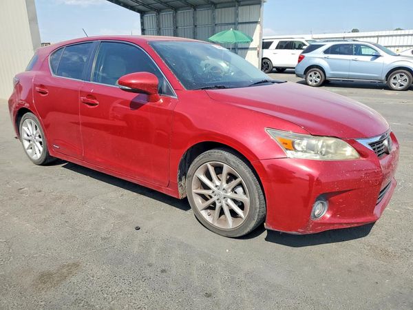 2013 LEXUS CT 200h — Passenger 3/4