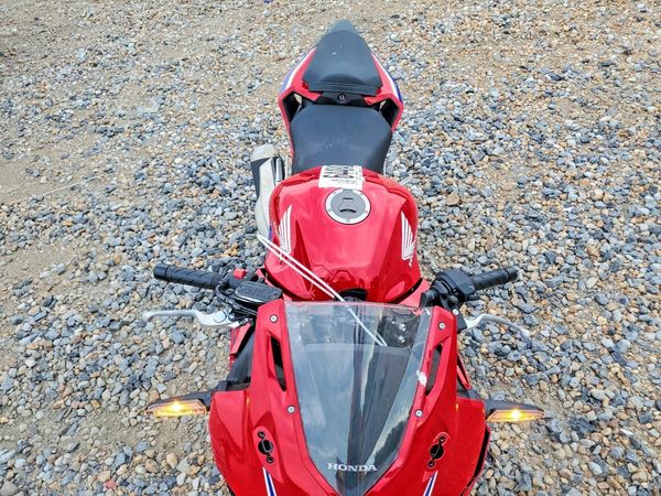 2025 HONDA CBR CYCLE
