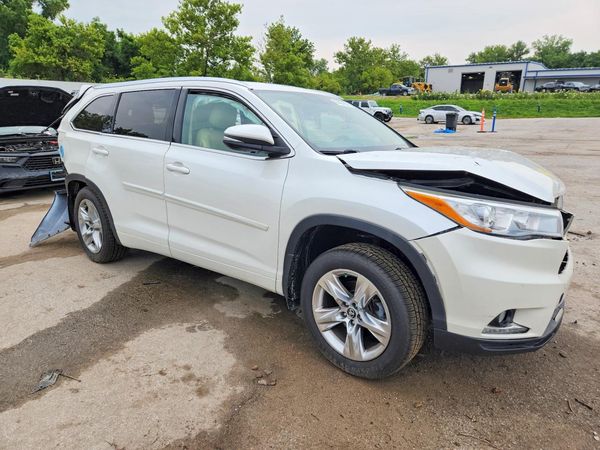 2016 TOYOTA HIGHLANDER