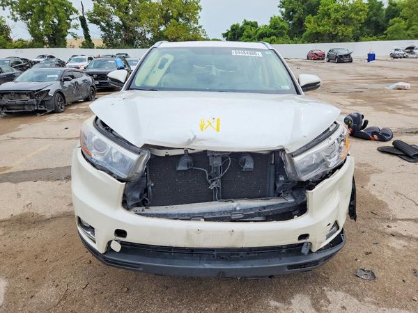 2016 TOYOTA HIGHLANDER