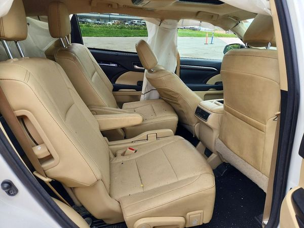 2016 TOYOTA HIGHLANDER