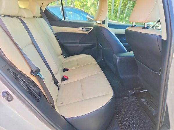2014 LEXUS CT 200h