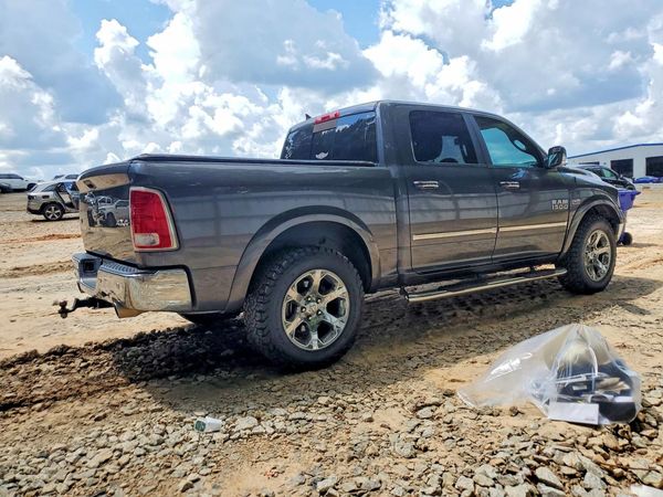 2017 RAM 1500 LARAMIE CREW CAB 4X4