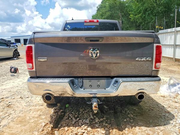 2017 RAM 1500 LARAMIE CREW CAB 4X4