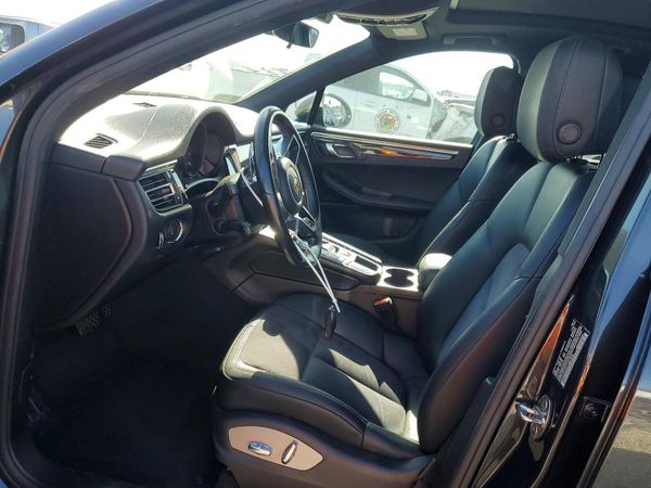 2020 PORSCHE MACAN
