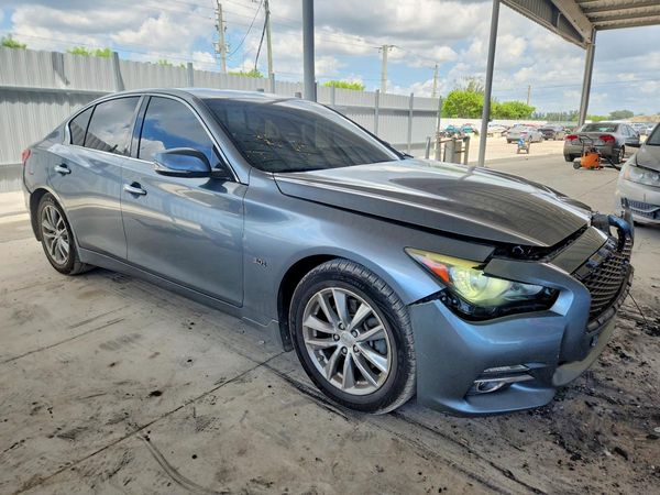 2017 INFINITI Q50