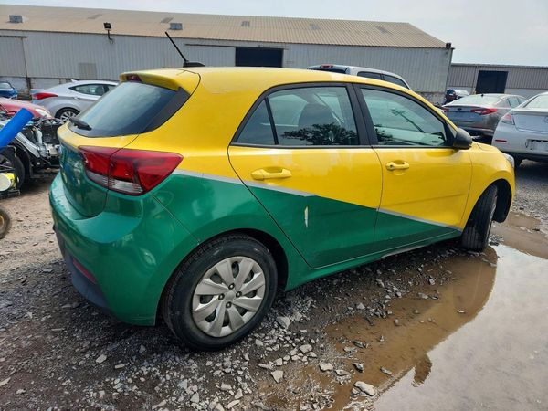 2018 KIA RIO 5-DOOR LX, S