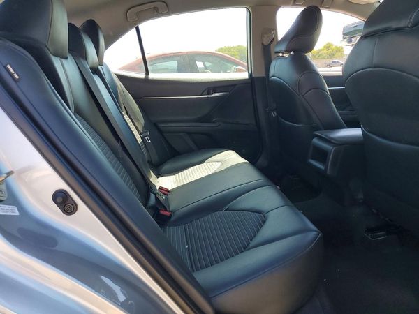 2019 TOYOTA CAMRY