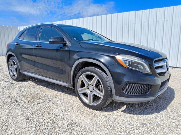 2015 MERCEDES-BENZ GLA GLA250