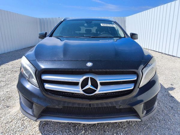 2015 MERCEDES-BENZ GLA GLA250