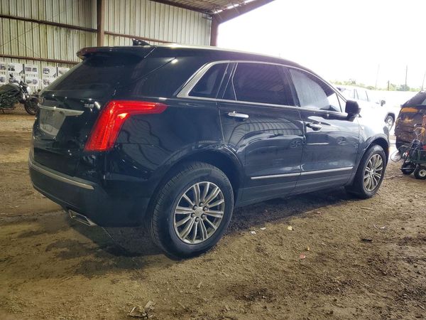 2017 CADILLAC XT5