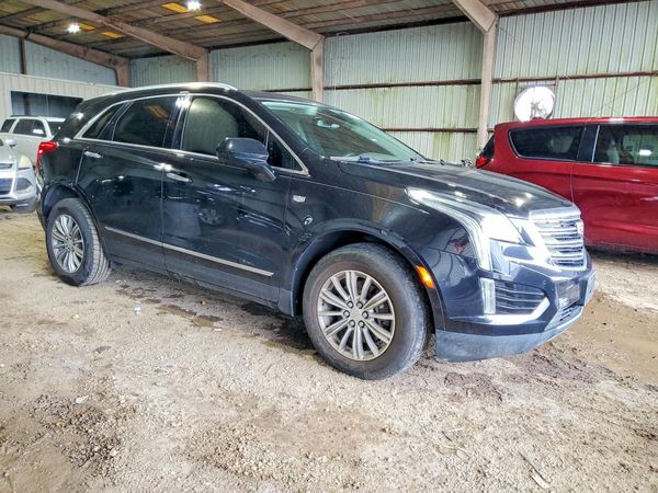 2017 CADILLAC XT5