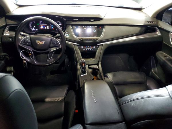 2017 CADILLAC XT5