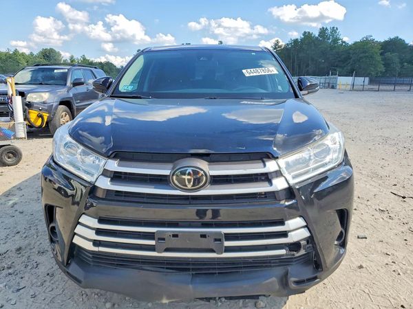 2018 TOYOTA HIGHLANDER LE/LE Plus